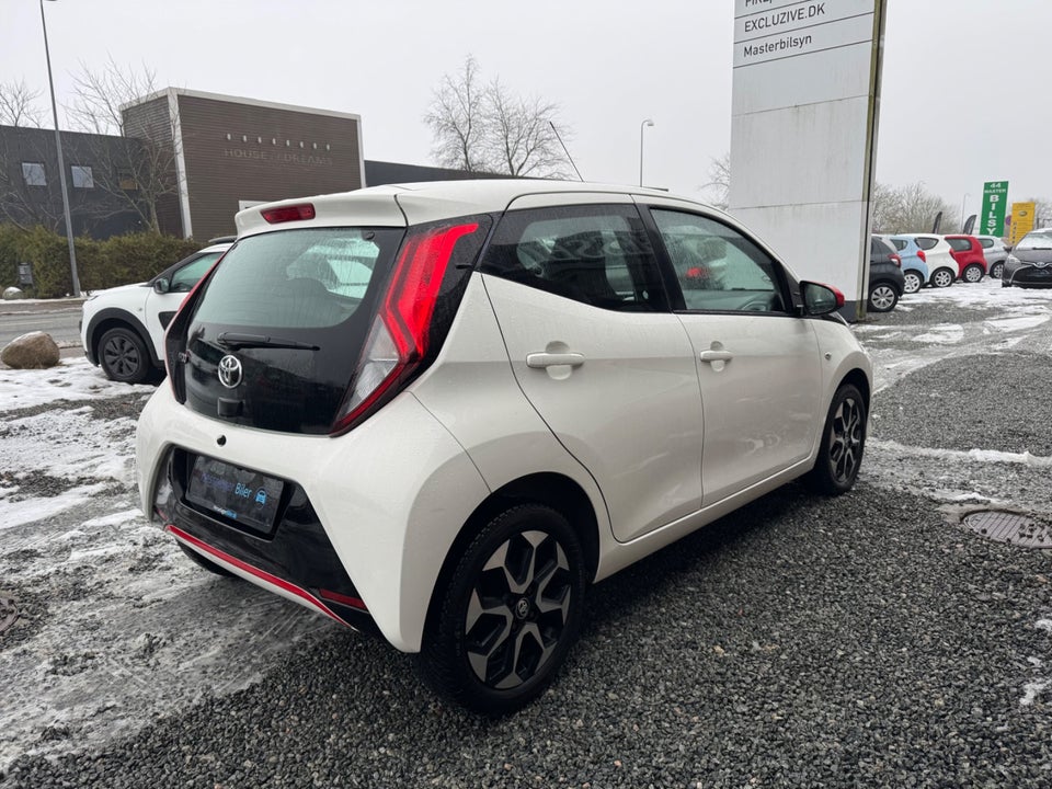 Toyota Aygo 1,0 VVT-i x-plore 5d