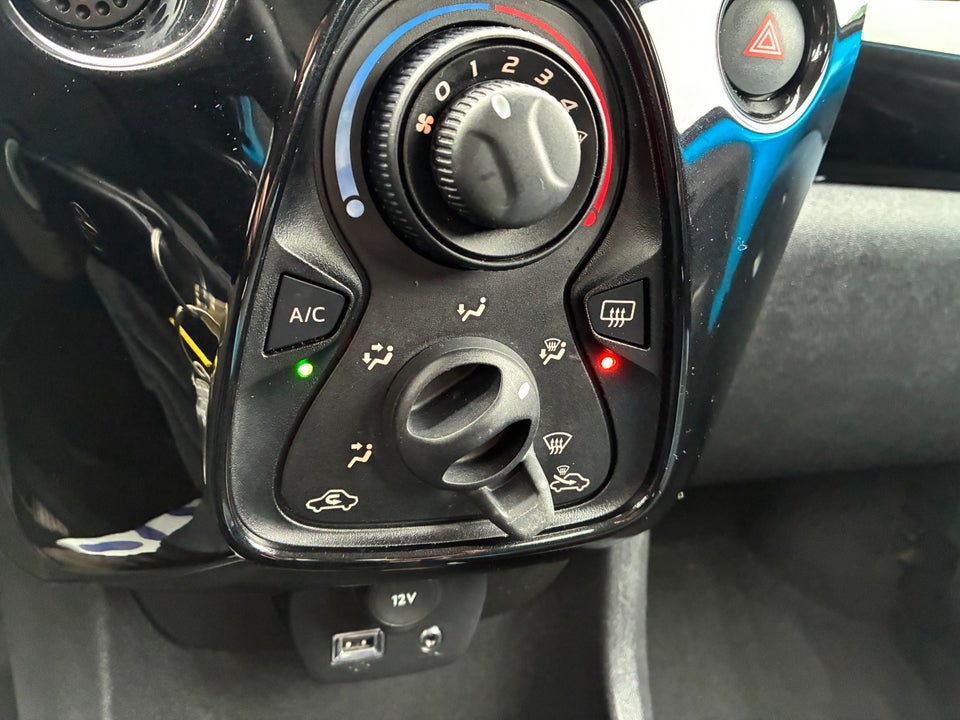 Toyota Aygo 1,0 VVT-i x-cite 5d