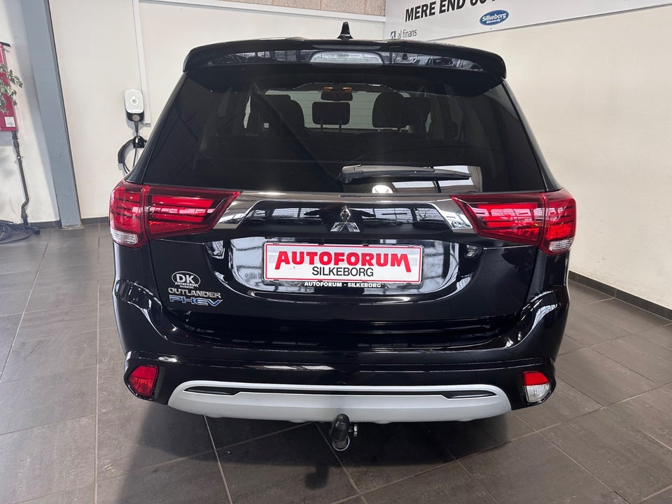 Mitsubishi Outlander 2,4 PHEV Instyle S Edition CVT 4WD 5d