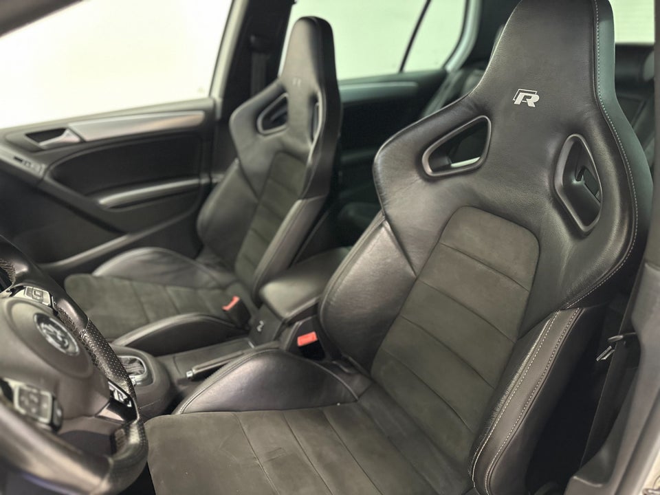 VW Golf VI 2,0 R DSG 4Motion 5d