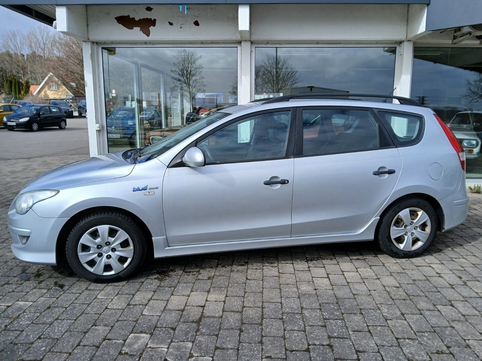 Hyundai i30 1,6 CRDi 90 Blue Drive CW 5d