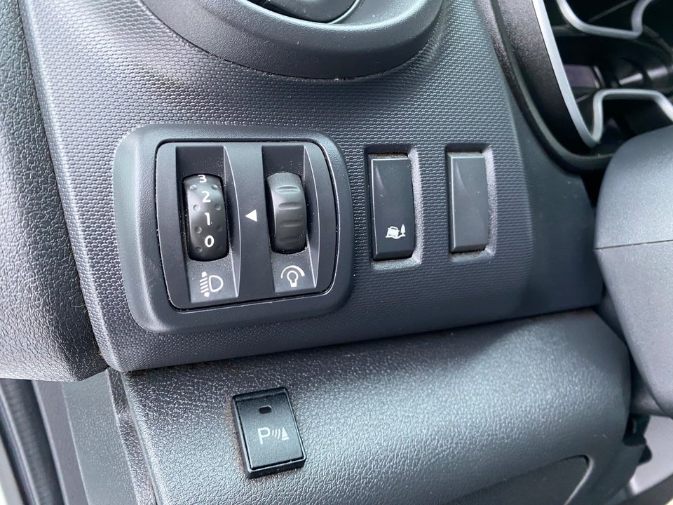 Renault Trafic T29 2,0 dCi 120 L2H1