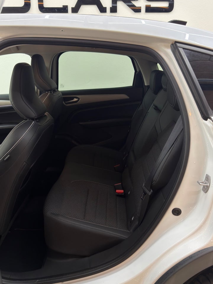 Renault Arkana 1,6 E-Tech Intens 5d