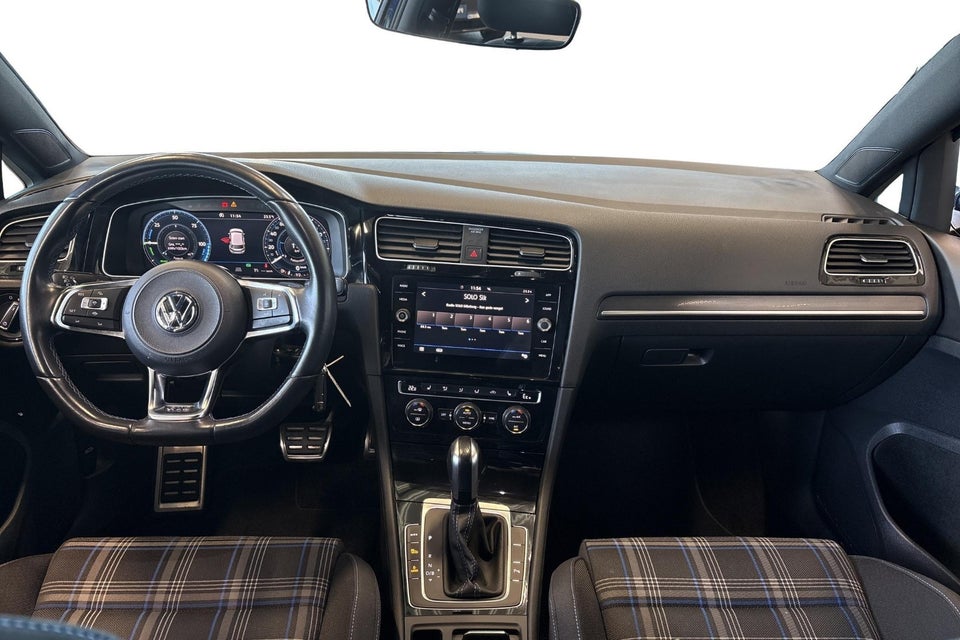 VW Golf VII 1,4 GTE DSG 5d