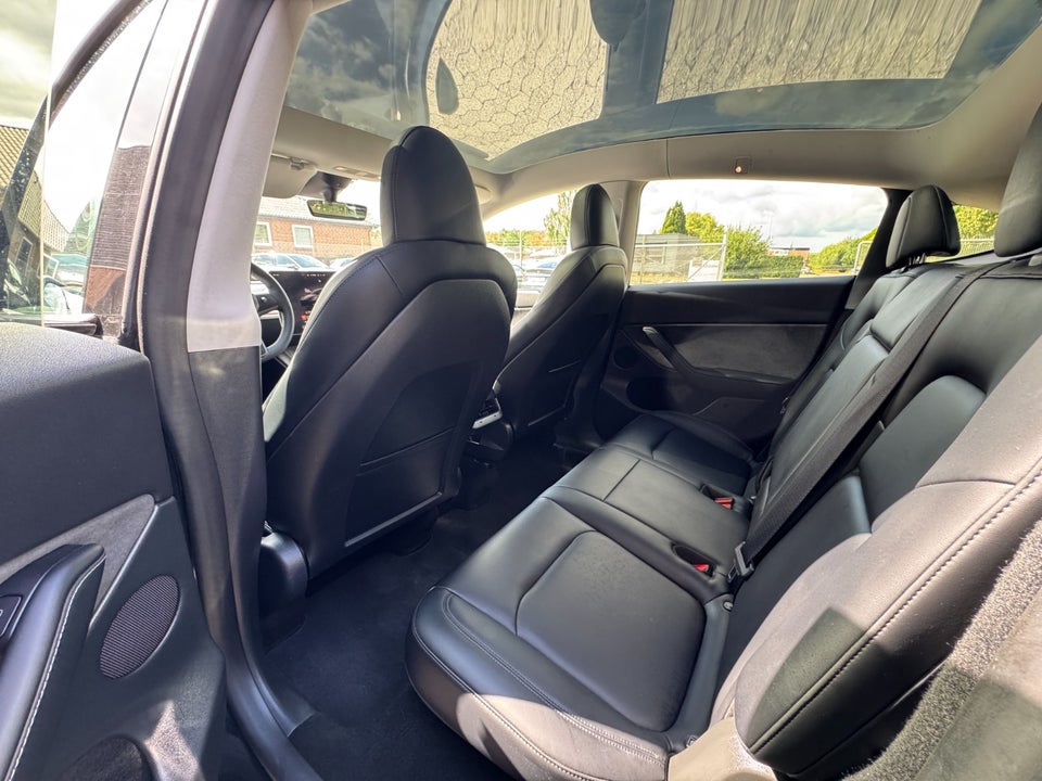 Tesla Model Y Long Range AWD 5d