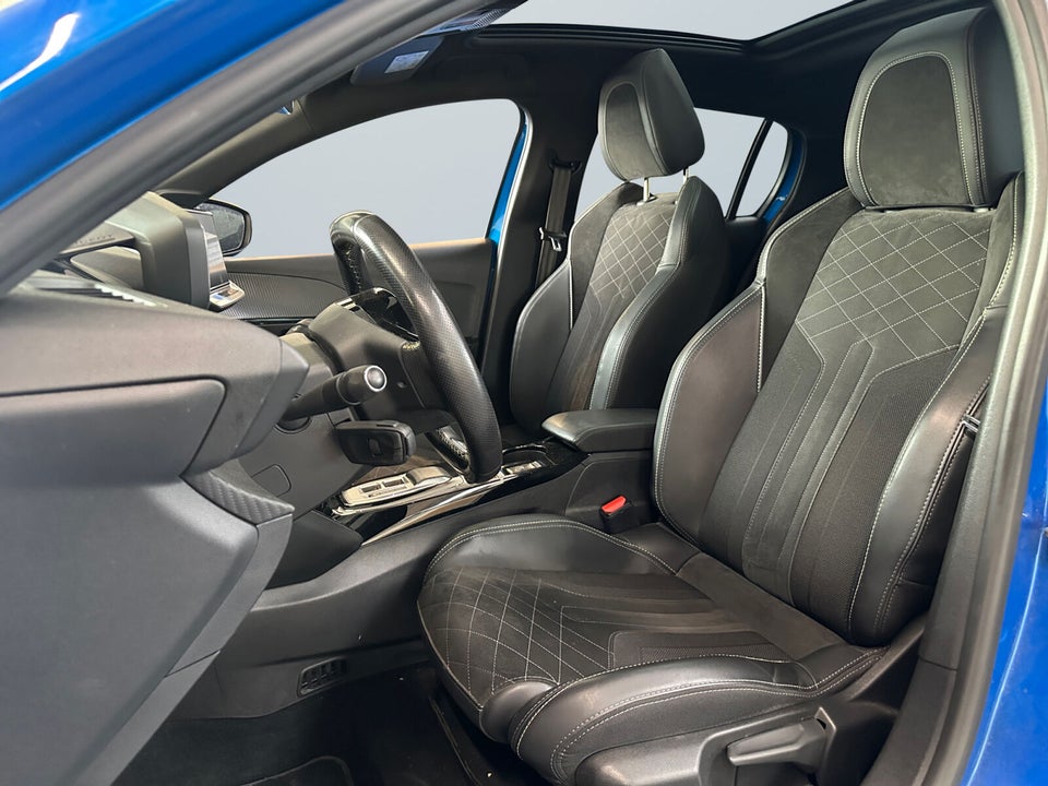 Peugeot e-208 50 GT Pack 5d