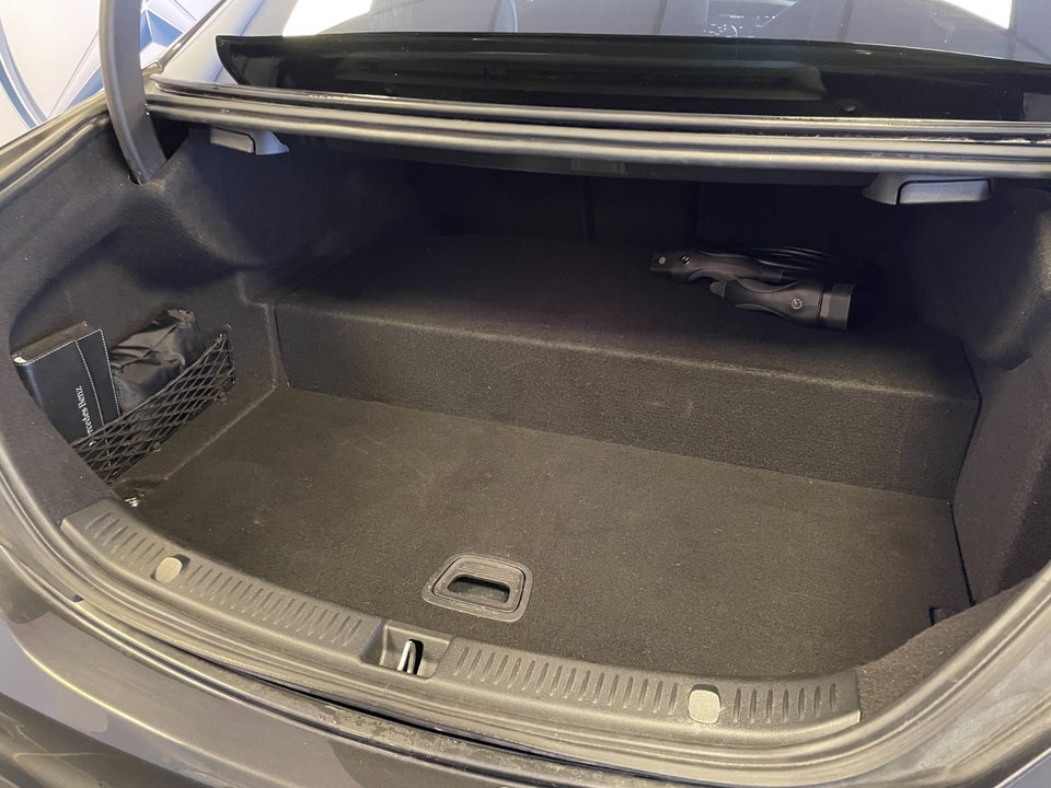 Mercedes E300 e 2,0 AMG Line aut. 4d