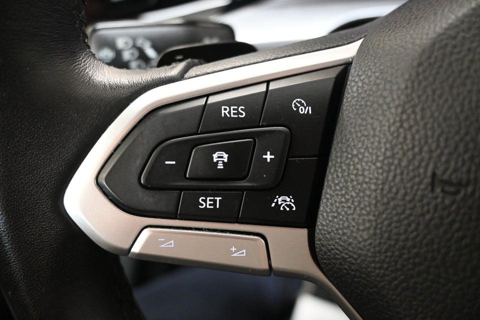 VW Golf VIII 1,4 eHybrid DSG 5d