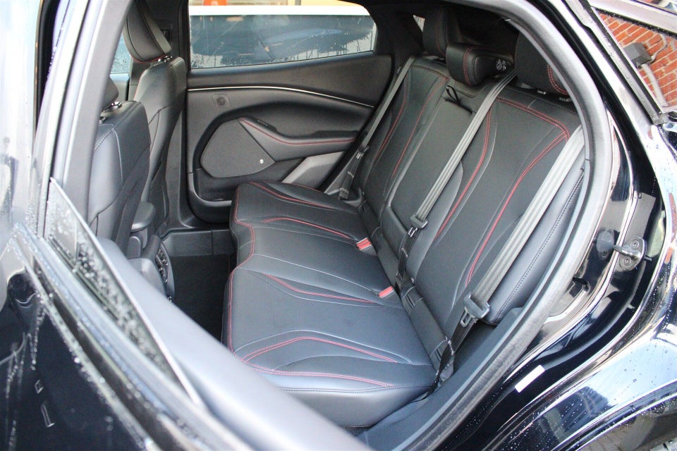 Ford Mustang Mach-E 88 Extended Range AWD 5d