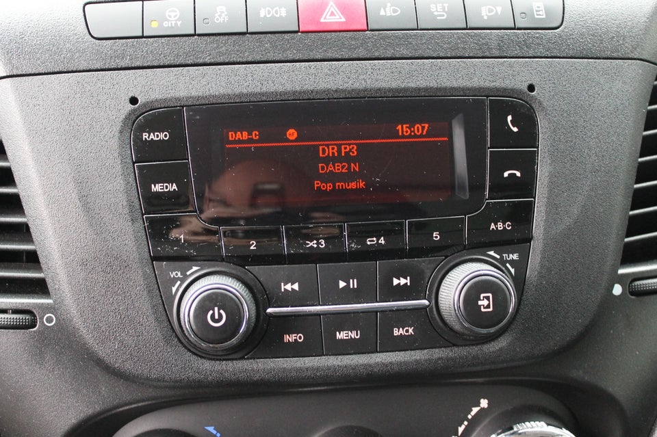 Iveco Daily 2,3 35S14 Alukasse m/lift