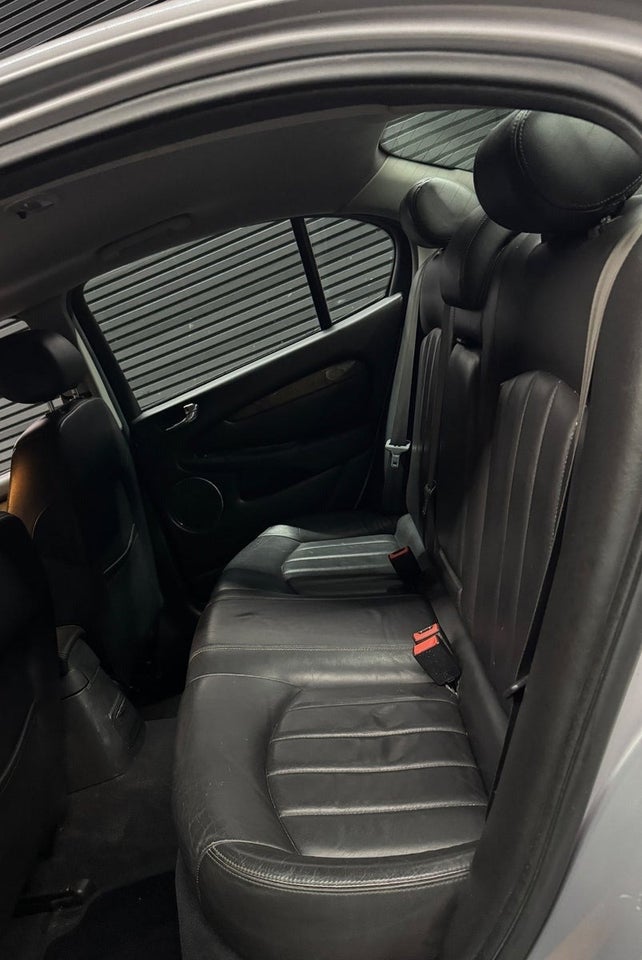 Jaguar X-type 2,5 Classic 4d