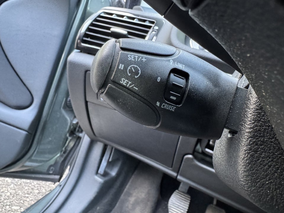 Peugeot 407 1,6 HDi 109 Premium SW 5d