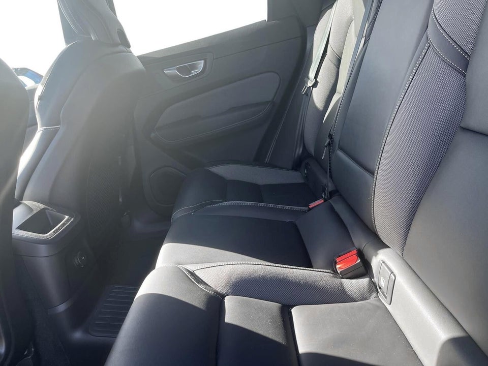 Volvo XC60 2,0 T6 ReCharge Black Edition aut. AWD 5d