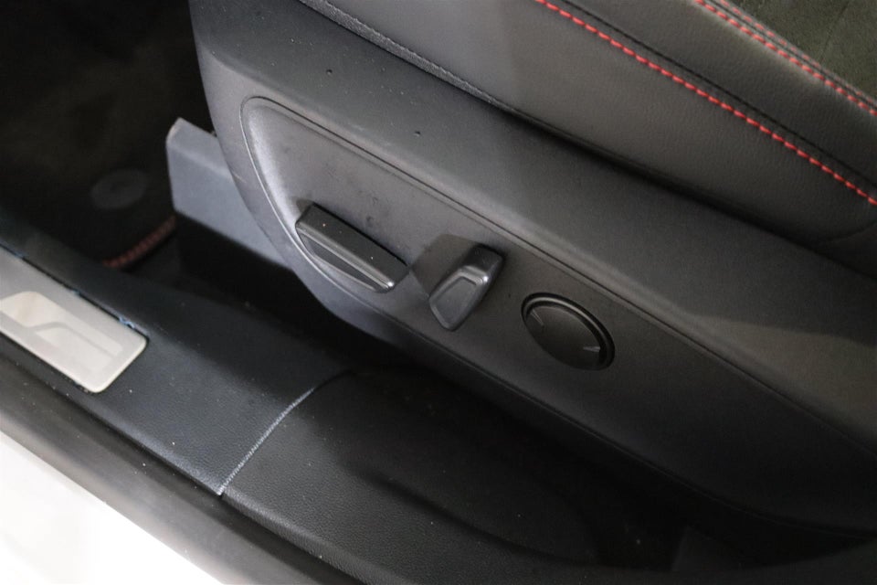 Ford Kuga 2,5 PHEV ST-Line X CVT 5d