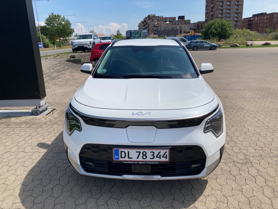 Kia Niro 64 EV Upgrade 5d