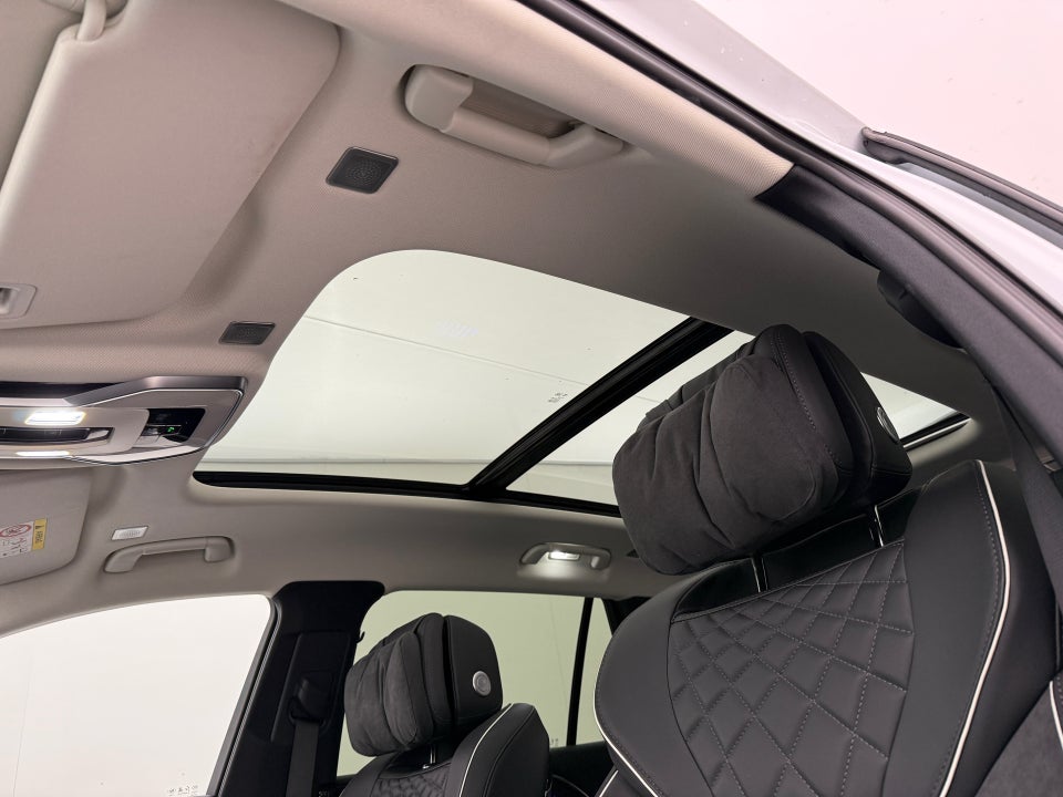 Hongqi E-HS9 99 Premium 5d