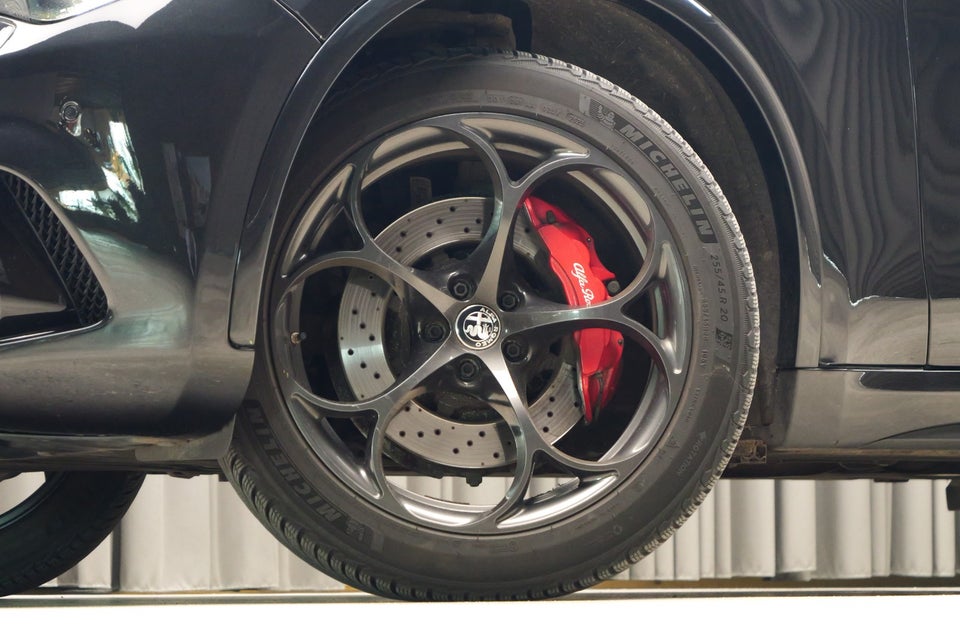 Alfa Romeo Stelvio 2,9 V6 Quadrifoglio aut. Q4 5d