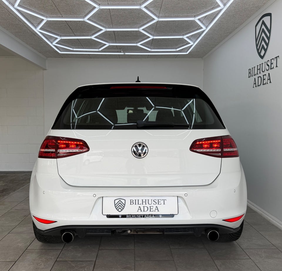 VW Golf VII 2,0 GTi Performance DSG BMT 5d