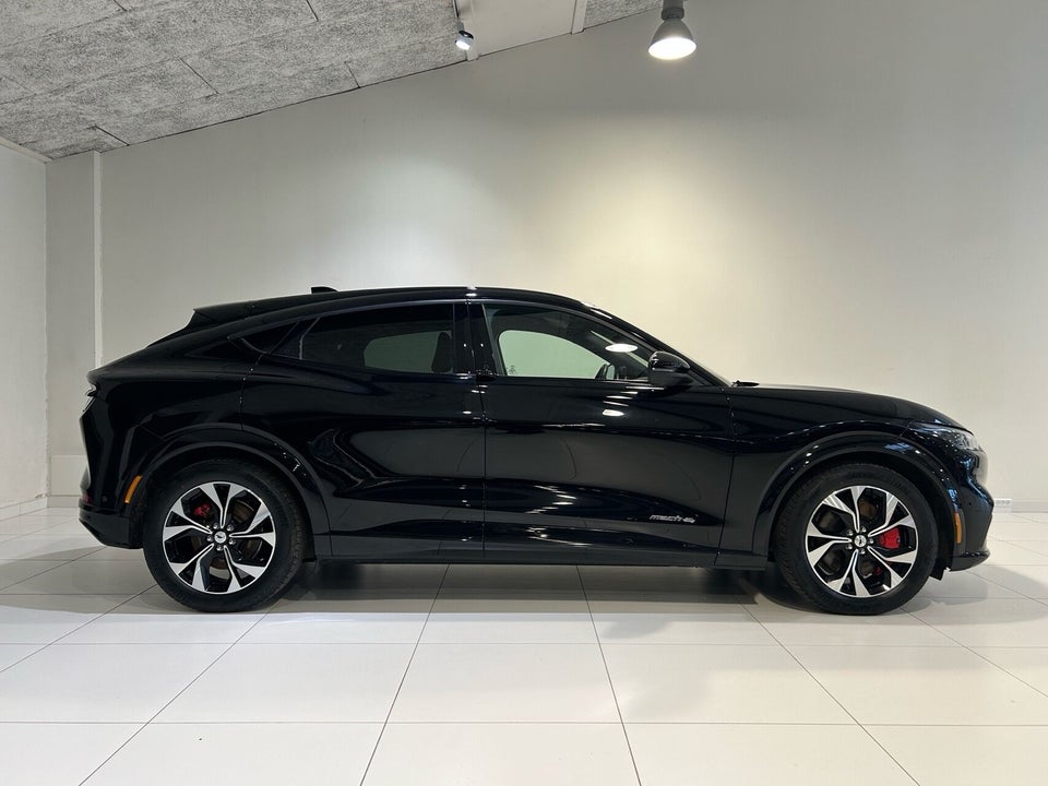 Ford Mustang Mach-E 70 Premium Standard Range AWD 5d