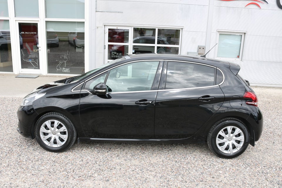Peugeot 208 1,5 BlueHDi 100 Signature Sky 5d
