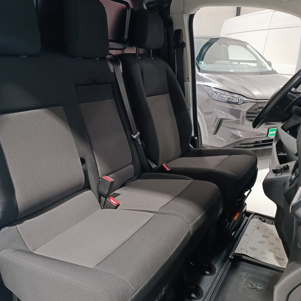 Peugeot Expert 2,0 BlueHDi 144 L2 Premium EAT8 Van