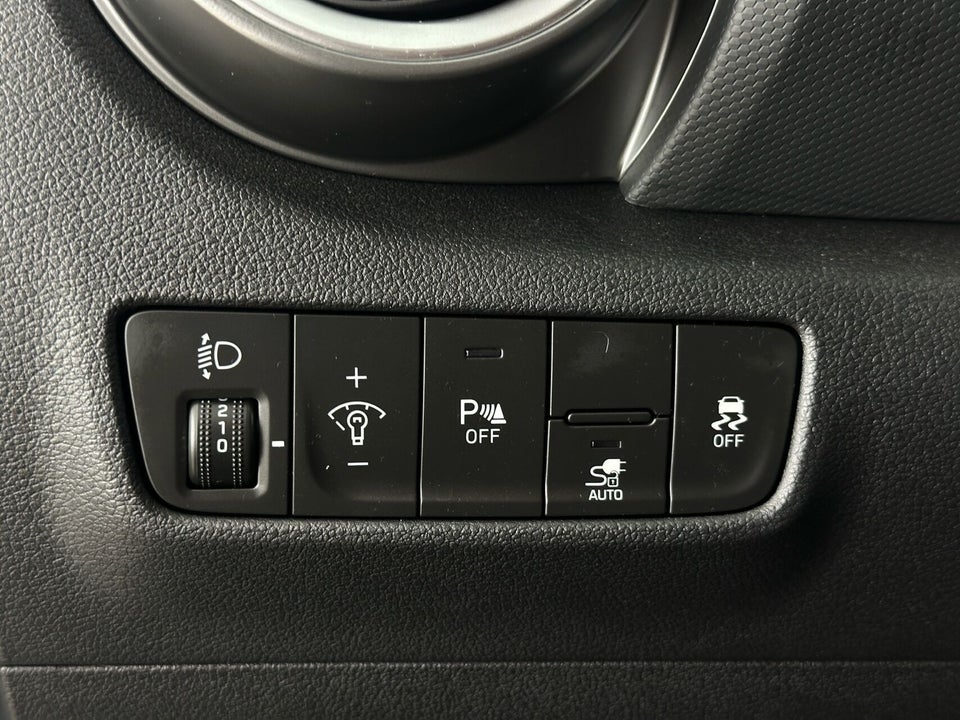 Hyundai Kona 64 EV Essential 5d