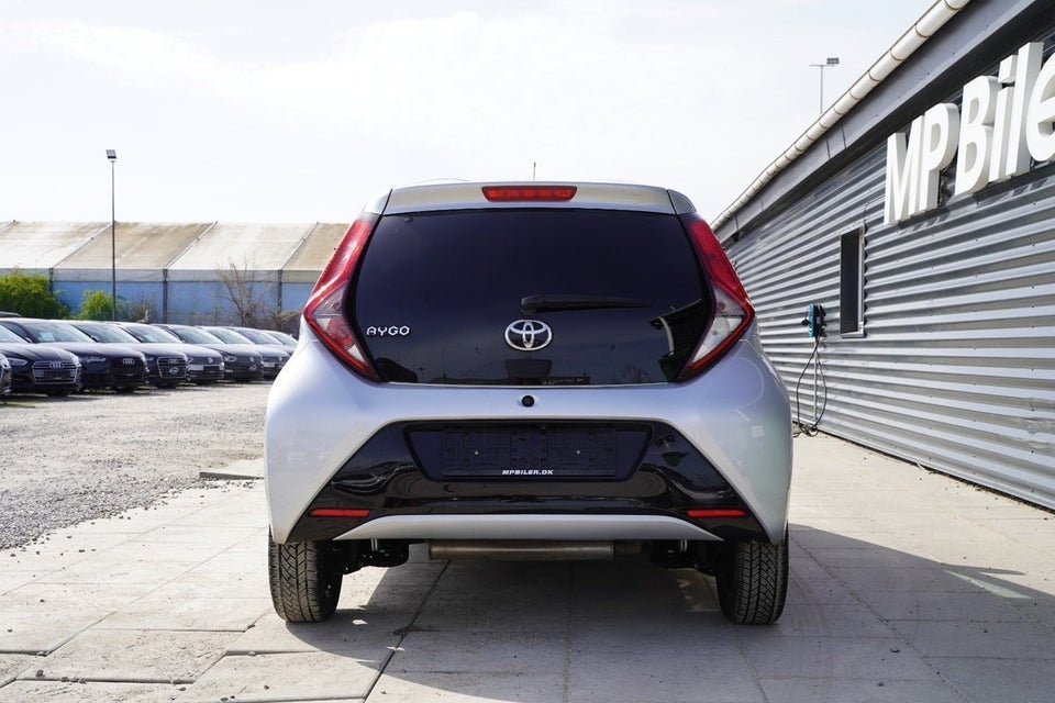 Toyota Aygo 1,0 VVT-i x-press 5d