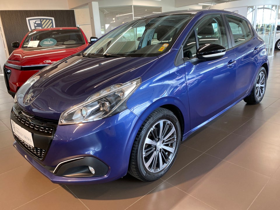 Peugeot 208 1,2 VTi 82 Selection Sky 5d