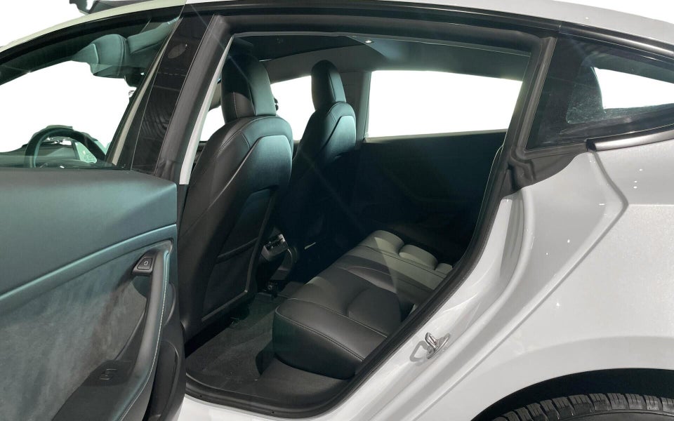 Tesla Model 3 Long Range AWD 4d