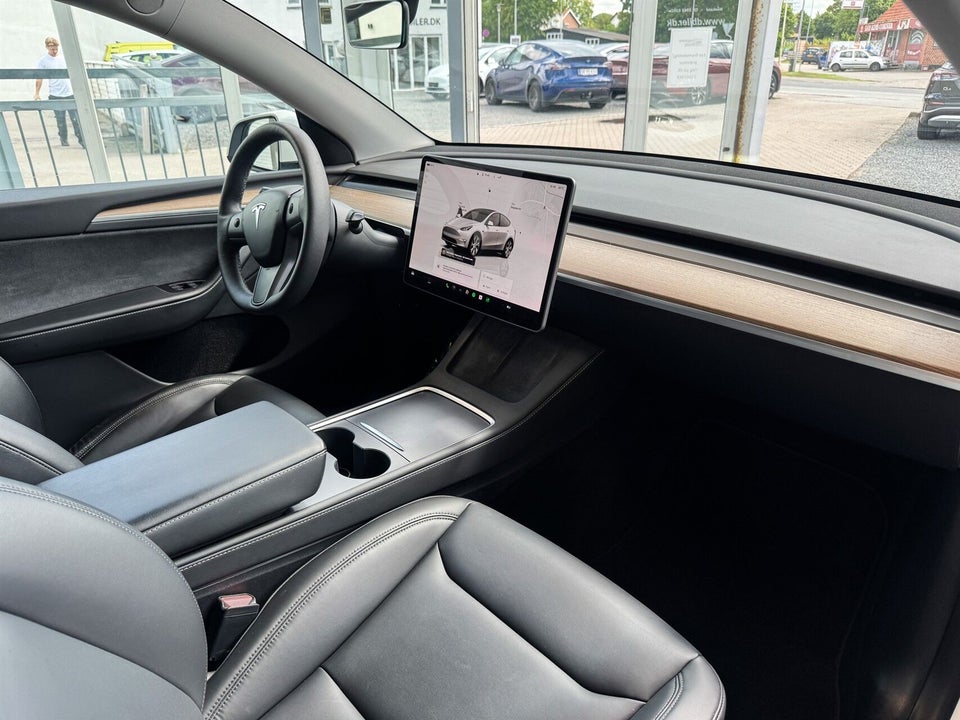 Tesla Model Y Long Range AWD 5d