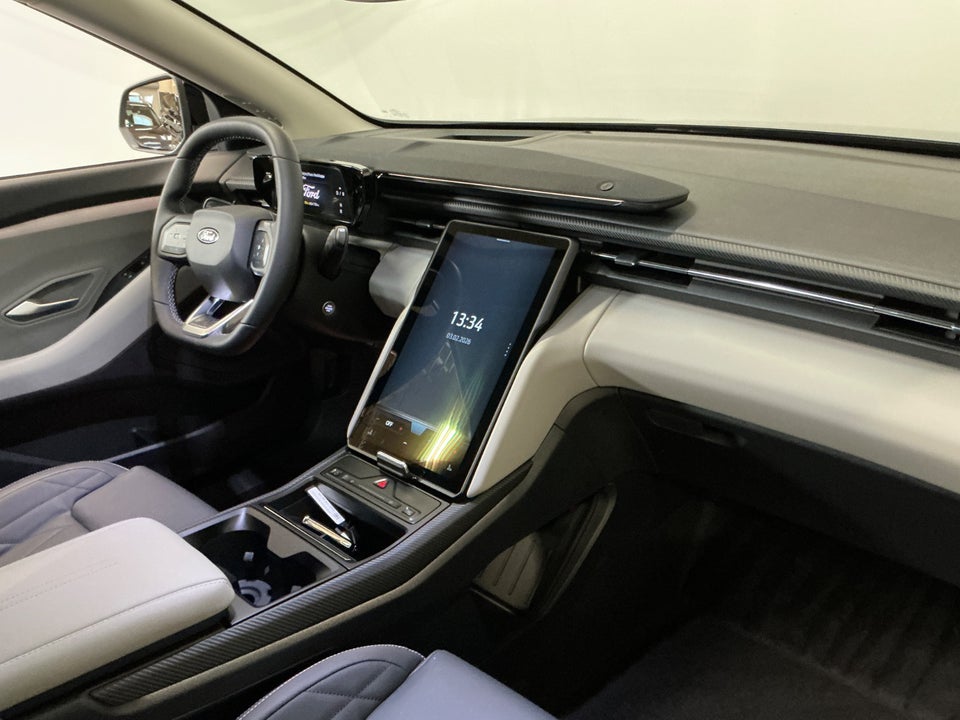 Ford Explorer 77 Premium Extended Range 5d