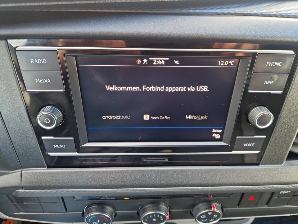 VW Transporter 2,0 TDi 110 Kassevogn kort