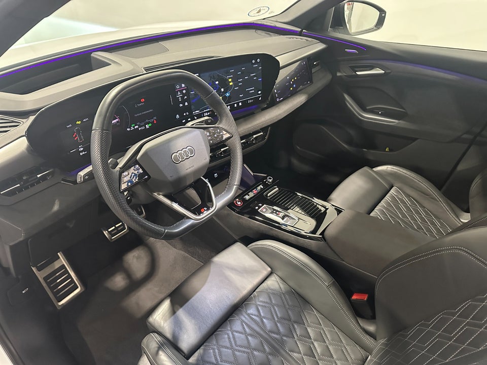 Audi SQ6 e-tron quattro 5d