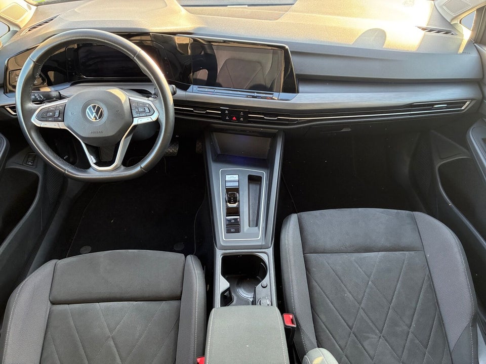 VW Golf VIII 1,4 eHybrid DSG 5d