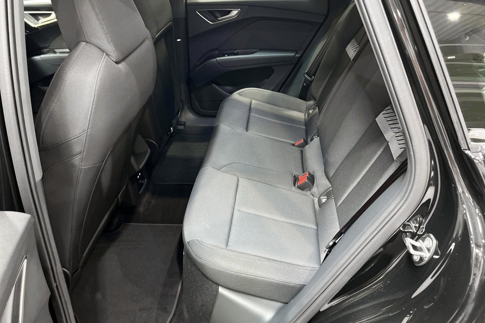 Audi Q4 e-tron 45 Progress 5d