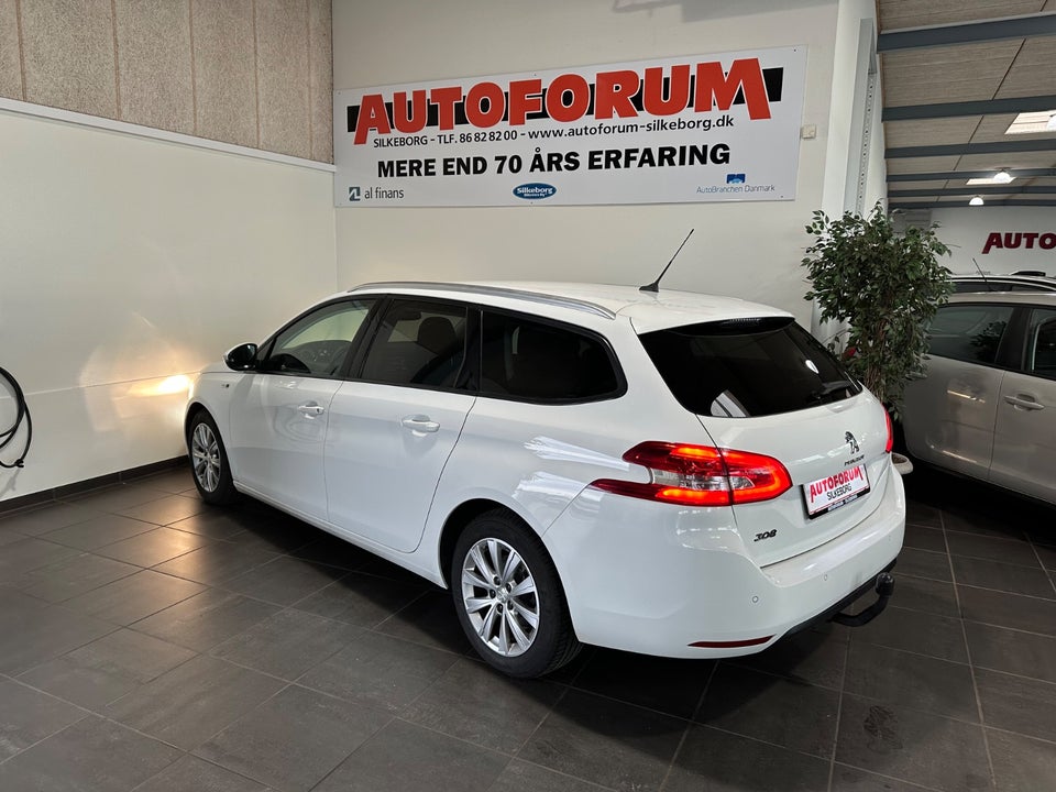 Peugeot 308 1,6 BlueHDi 120 Style SW 5d
