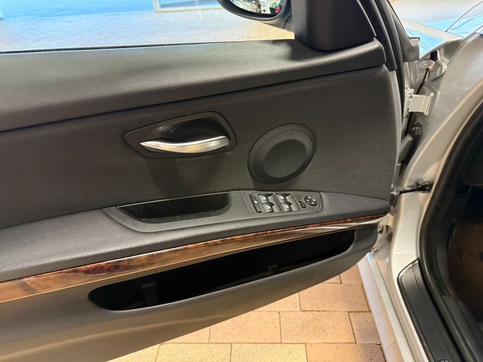 BMW 325i 2,5 aut. 4d