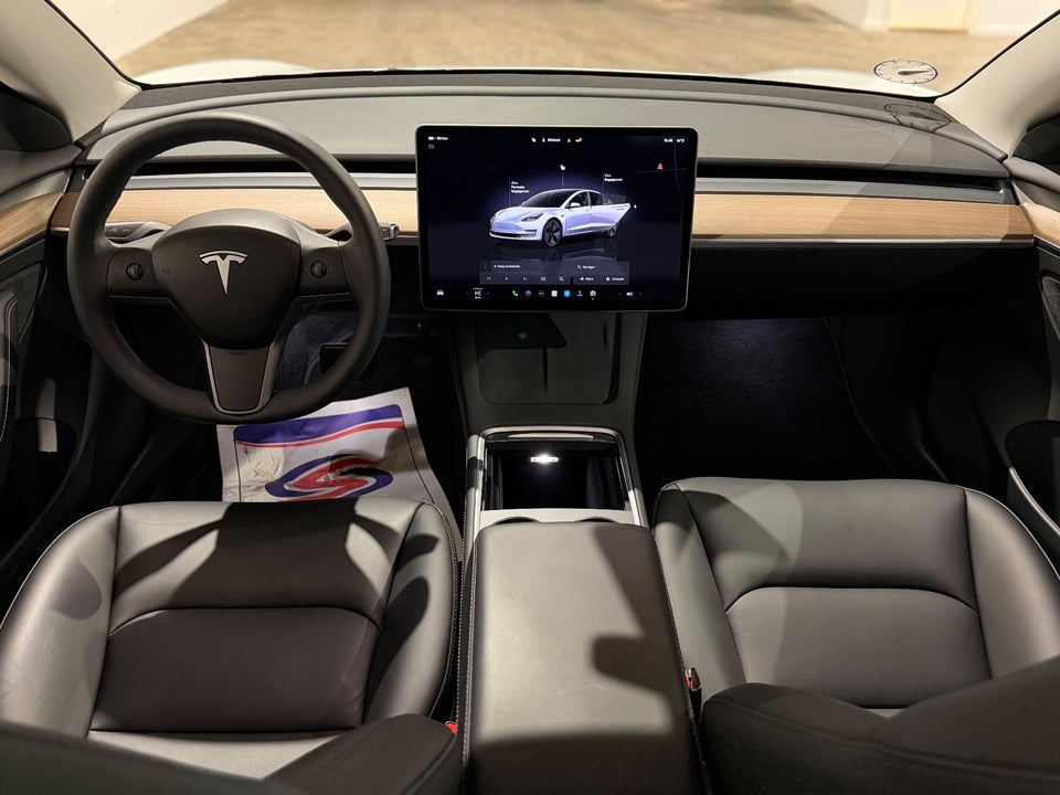 Tesla Model 3 Long Range AWD 4d