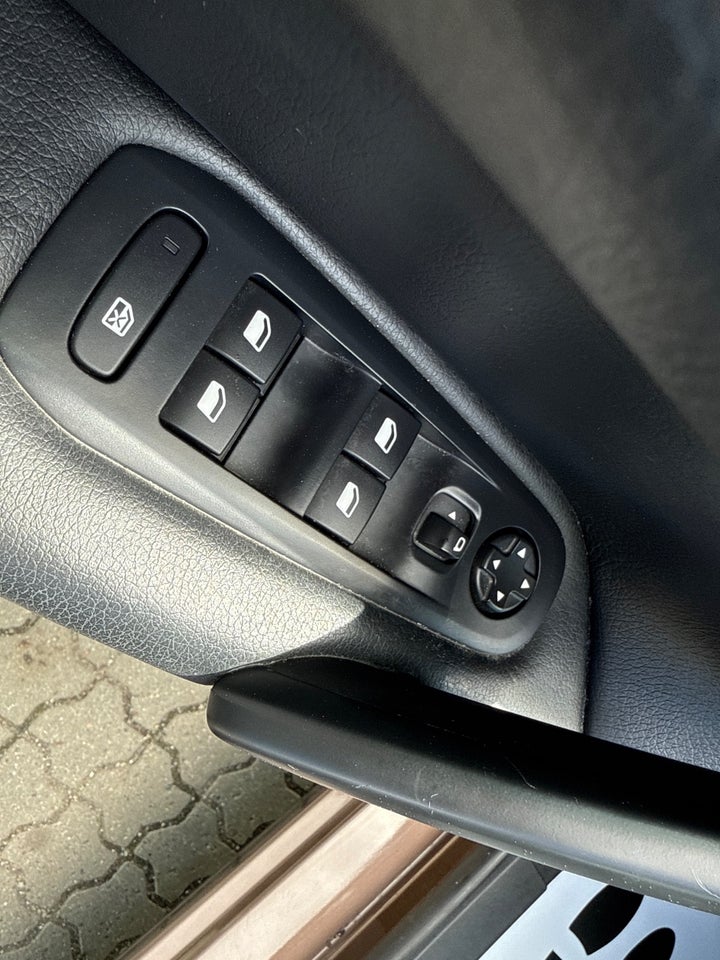 Peugeot 308 1,6 THP 125 Active 5d