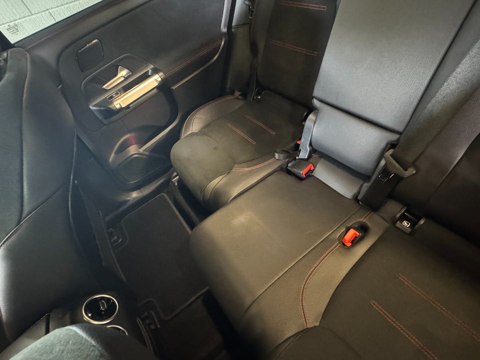 Mercedes EQB250 AMG Line 5d