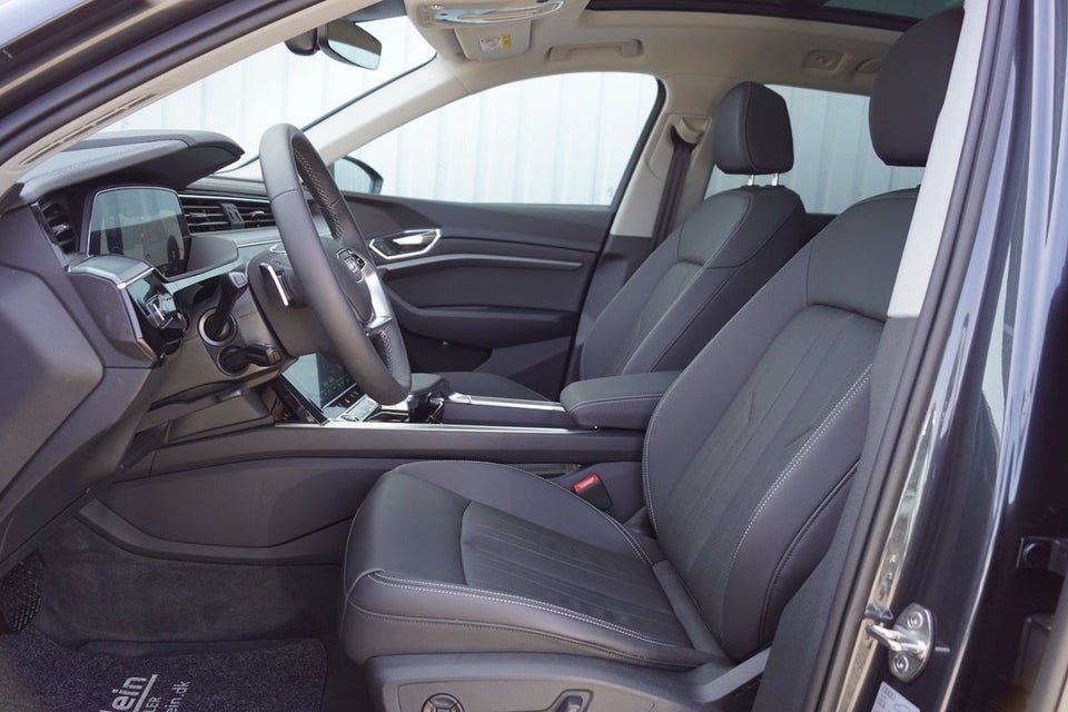 Audi Q8 e-tron 55 Advanced quattro 5d