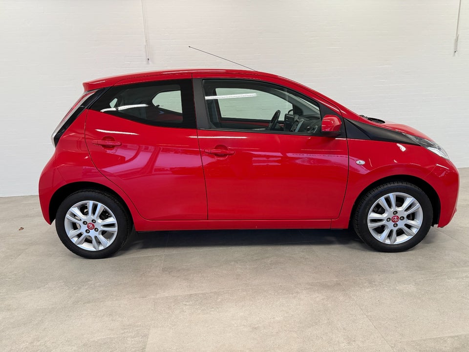 Toyota Aygo 1,0 VVT-i x-play 5d