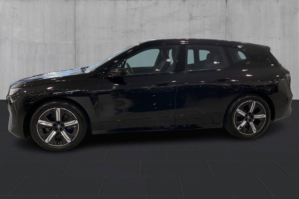 BMW iX xDrive40 Fully Charged Sport 5d