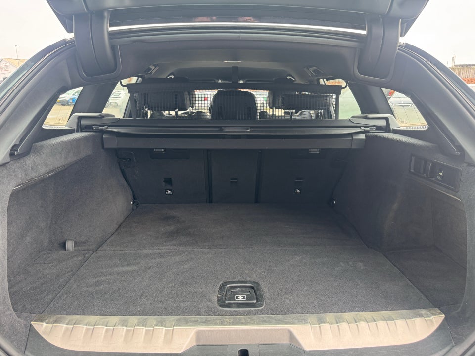 BMW 330e 2,0 Touring Sport Line aut. 5d