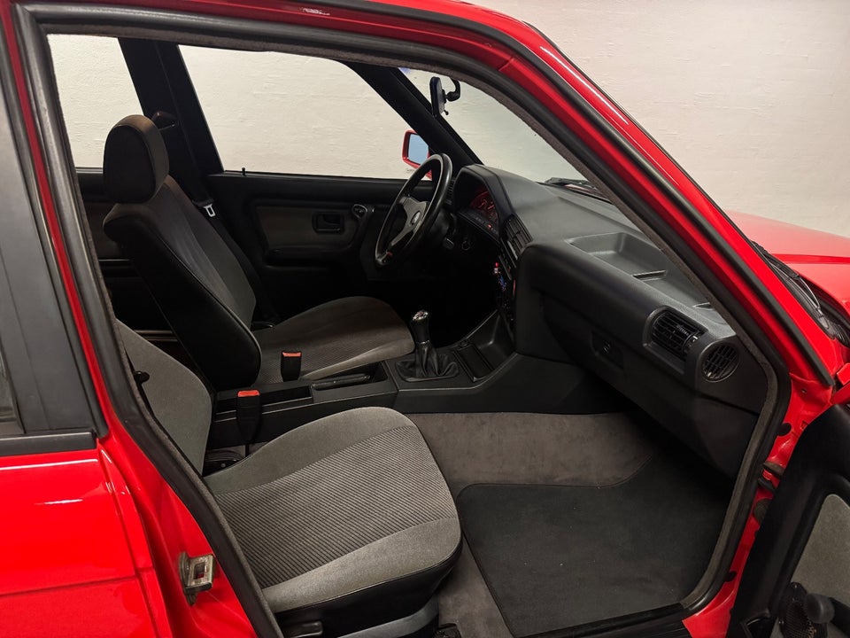 BMW 320i 2,0 Touring 5d