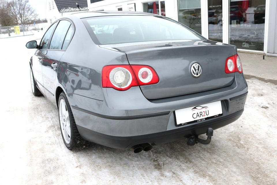 VW Passat 2,0 FSi Trendline 4d