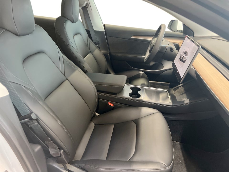 Tesla Model 3 RWD 4d