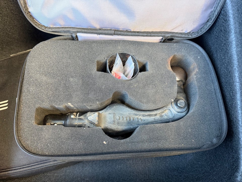 Tesla Model Y Long Range AWD 5d