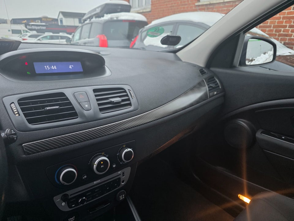 Renault Megane III 1,6 110 Expression Sport Tourer 5d