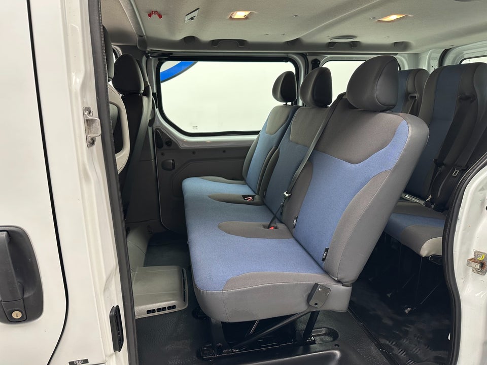 Renault Trafic T29 2,0 dCi 115 L1H1 Kombi aut. 4d